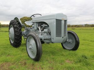 Read more about the article 75 years of Grey Fergie at the Vintage Tractor Show