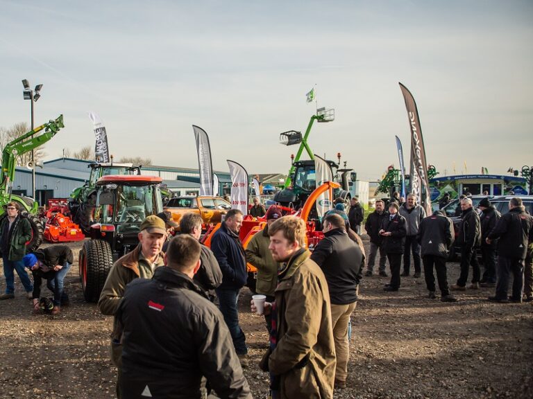 Read more about the article Top tips on regenerative farming at Midlands Machinery Show